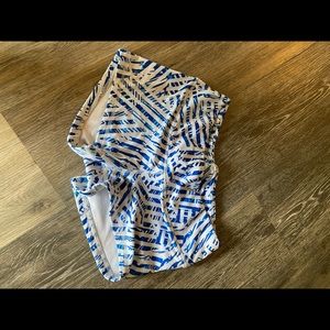 FLEO size small shorts